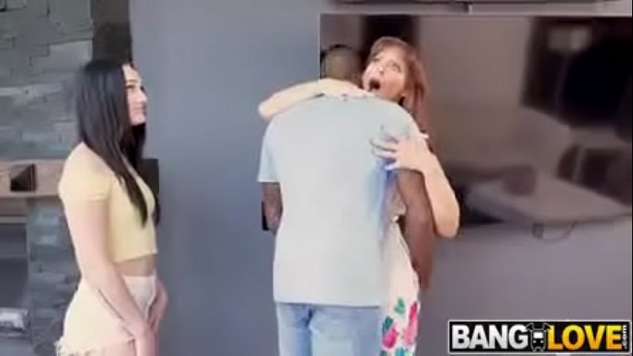 fucking my hot girlfriend’s moms pussy